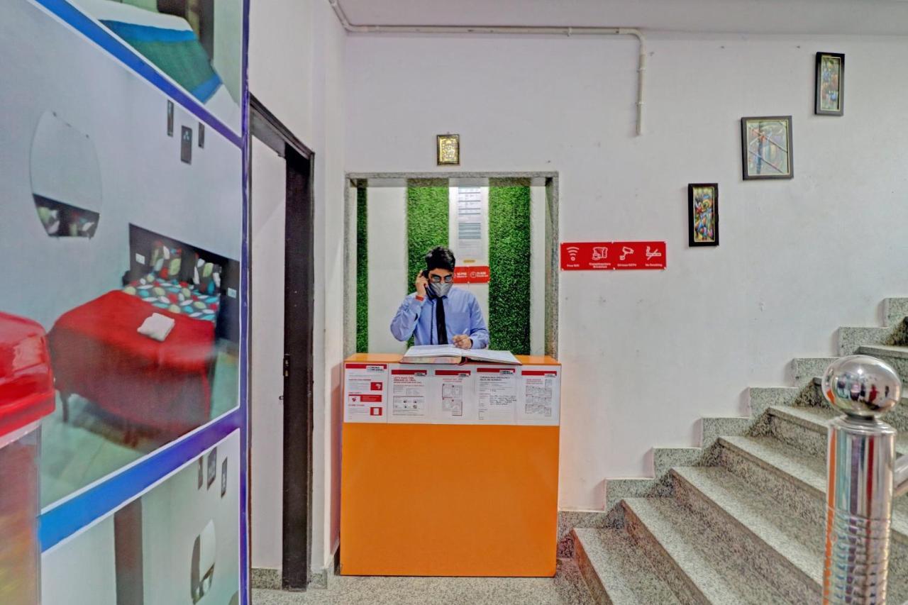 Oyo 81168 Collection O Dwarka Mor New Delhi Exterior photo